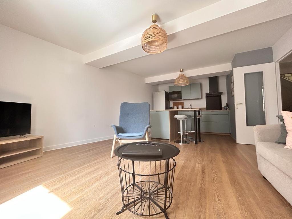 Tour D'Auvergne - Appartements En Plein Centre Ville, Proche De La Cathedrale Et De La Place De Jaude Clermont-Ferrand Buitenkant foto