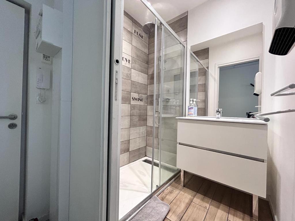 Tour D'Auvergne - Appartements En Plein Centre Ville, Proche De La Cathedrale Et De La Place De Jaude Clermont-Ferrand Buitenkant foto