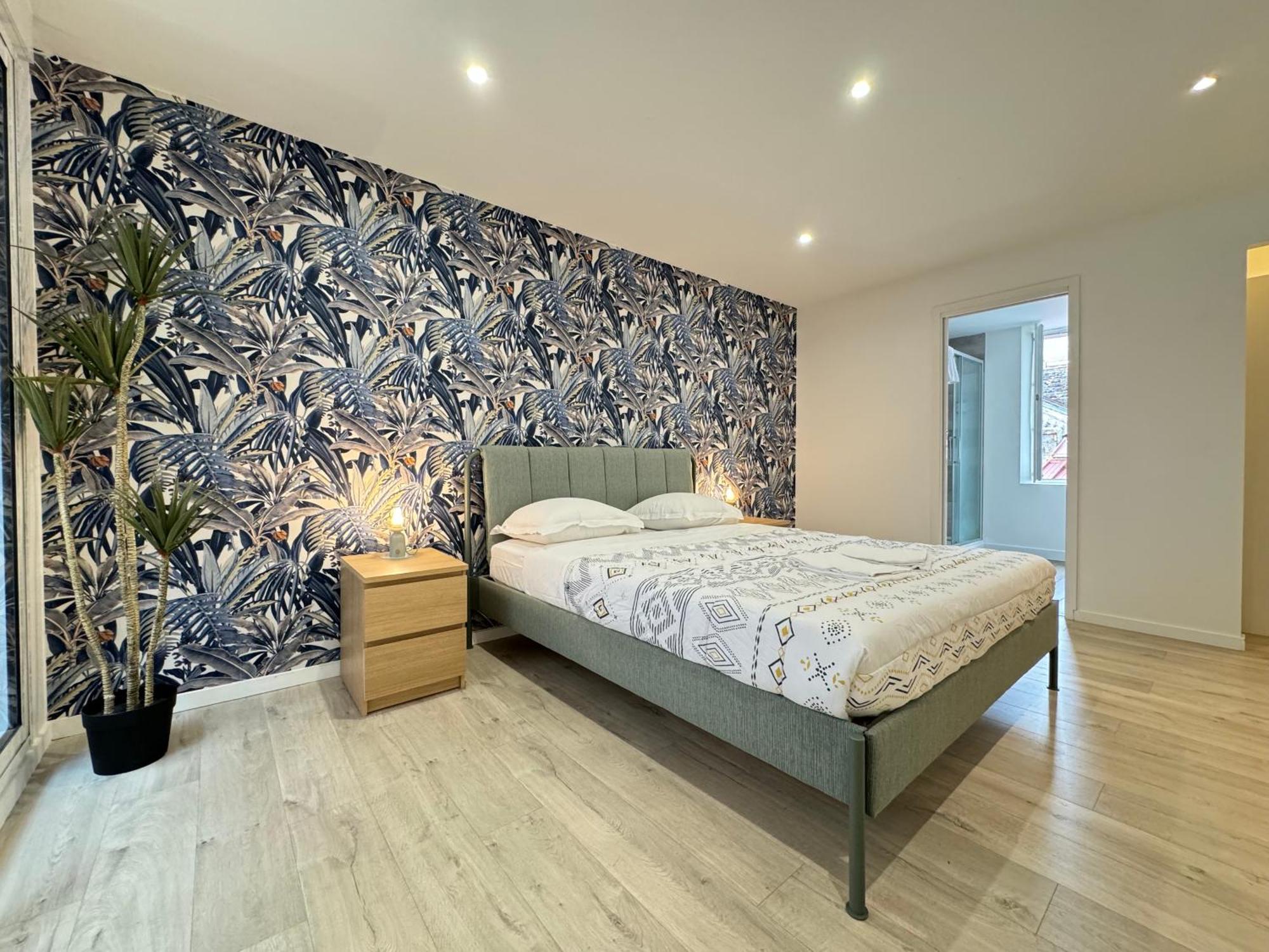 Tour D'Auvergne - Appartements En Plein Centre Ville, Proche De La Cathedrale Et De La Place De Jaude Clermont-Ferrand Buitenkant foto