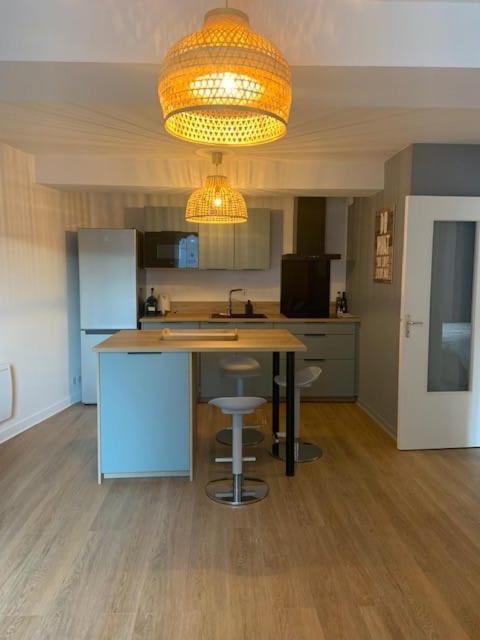 Tour D'Auvergne - Appartements En Plein Centre Ville, Proche De La Cathedrale Et De La Place De Jaude Clermont-Ferrand Buitenkant foto